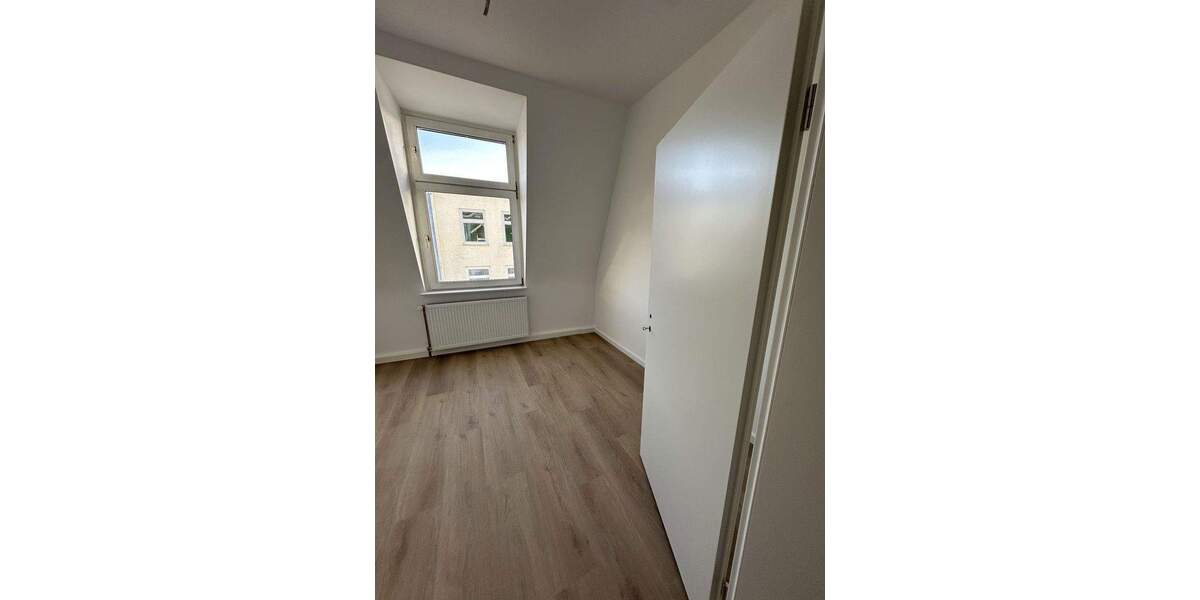 Etagenwohnung Wuppertal Langerfeld - 5 Zimmer, 127 m&sup2;, 1.150&euro; | Angebot:25716410