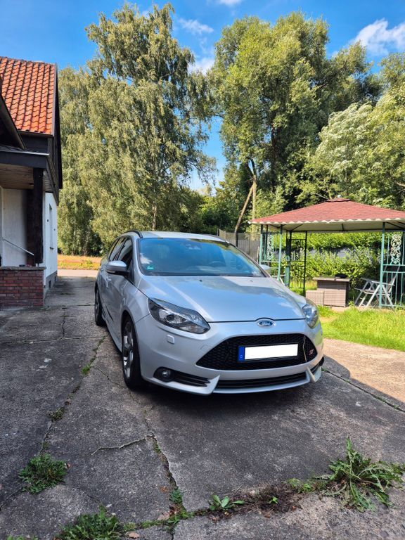 Ford Focus 195.380 km 9.100 € Schwerte 58239