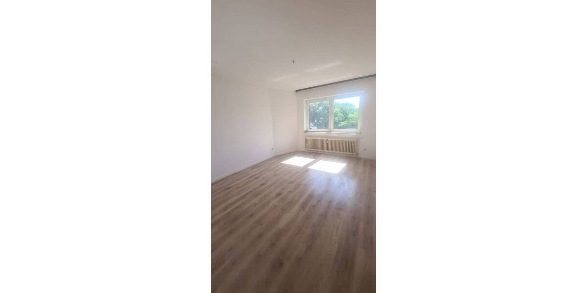 Etagenwohnung Oberhausen Schmachtendorf - 3 Zimmer, 77 m&sup2;, 465&euro; | Angebot:26887791