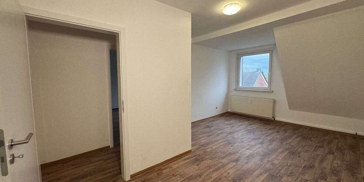 Großzügige, renovierte 5-Zimmer-Dachgeschosswohnung in Bochum-Wattenscheid – perfekt für Familien - Etagenwohnung Bochum Günnigfeld | Angebot:26193832