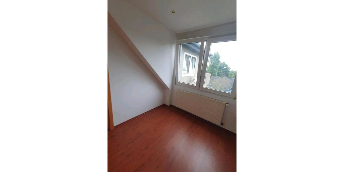 Dachgeschoßwohnung Gelsenkirchen - 2 Zimmer, 98 m&sup2;, 129.000&euro; | Angebot:25832405