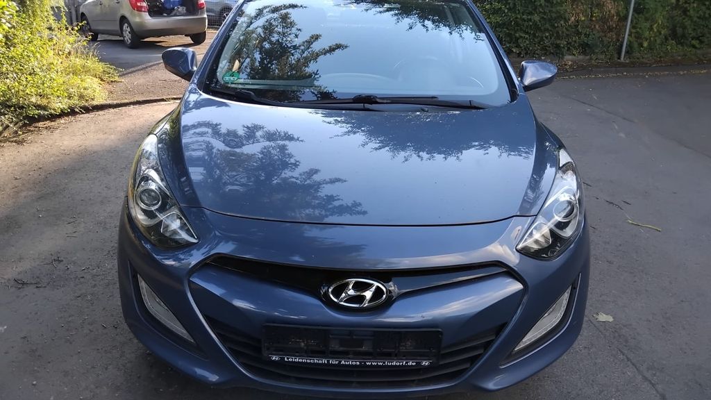 Hyundai i30 250.000 km 3.300 &euro; Wuppertal 42281