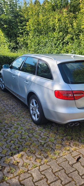 Audi A4 210.000 km 8.000 € Bochum 44807
