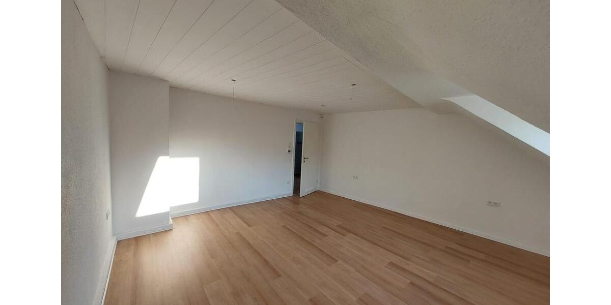 Dachgeschoßwohnung Herne Eickel - 3.5 Zimmer, 80 m&sup2;, 550&euro; | Angebot:26442292