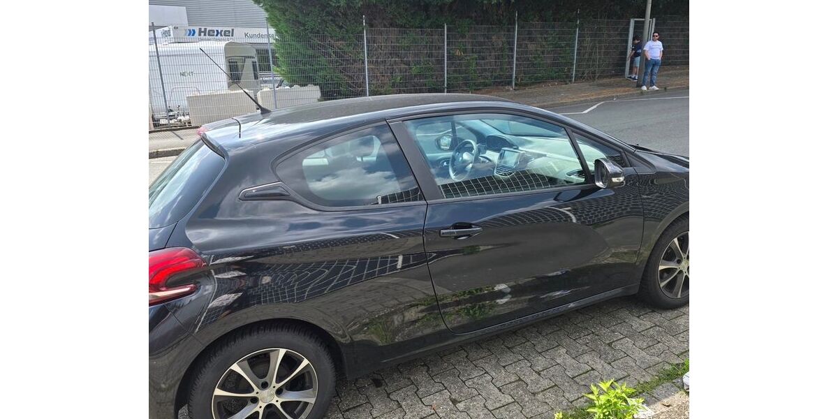 Peugeot 208 160.000 km 3.900 &euro; Dortmund 44388