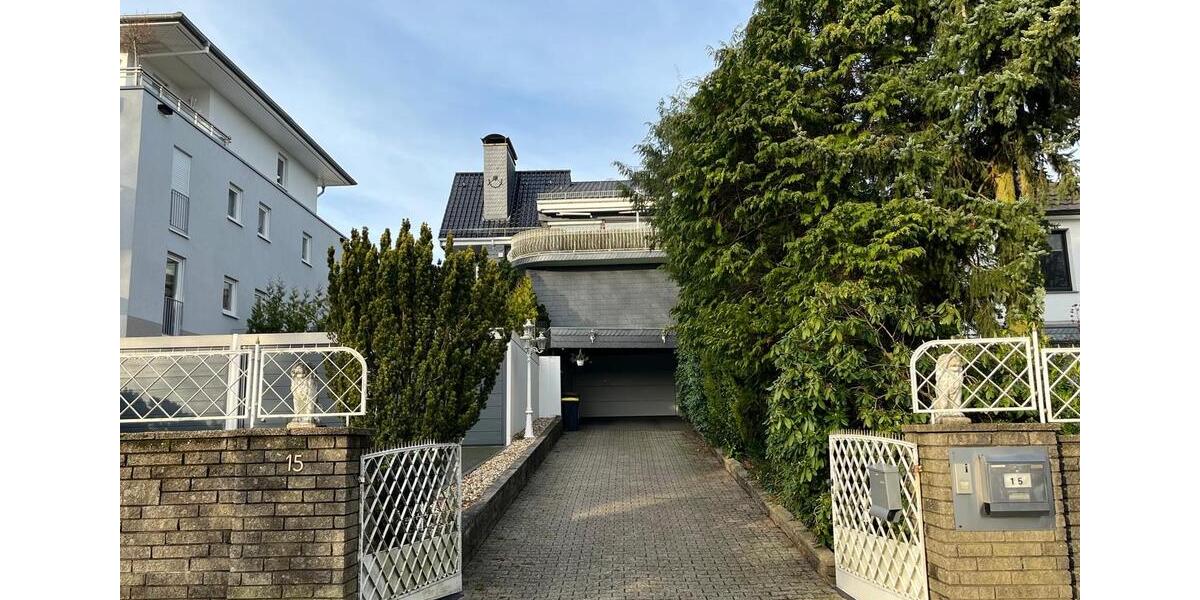 Erdgeschoßwohnung Wuppertal Brill - 4 Zimmer, 174 m&sup2;, 349.000&euro; | Angebot:24352397