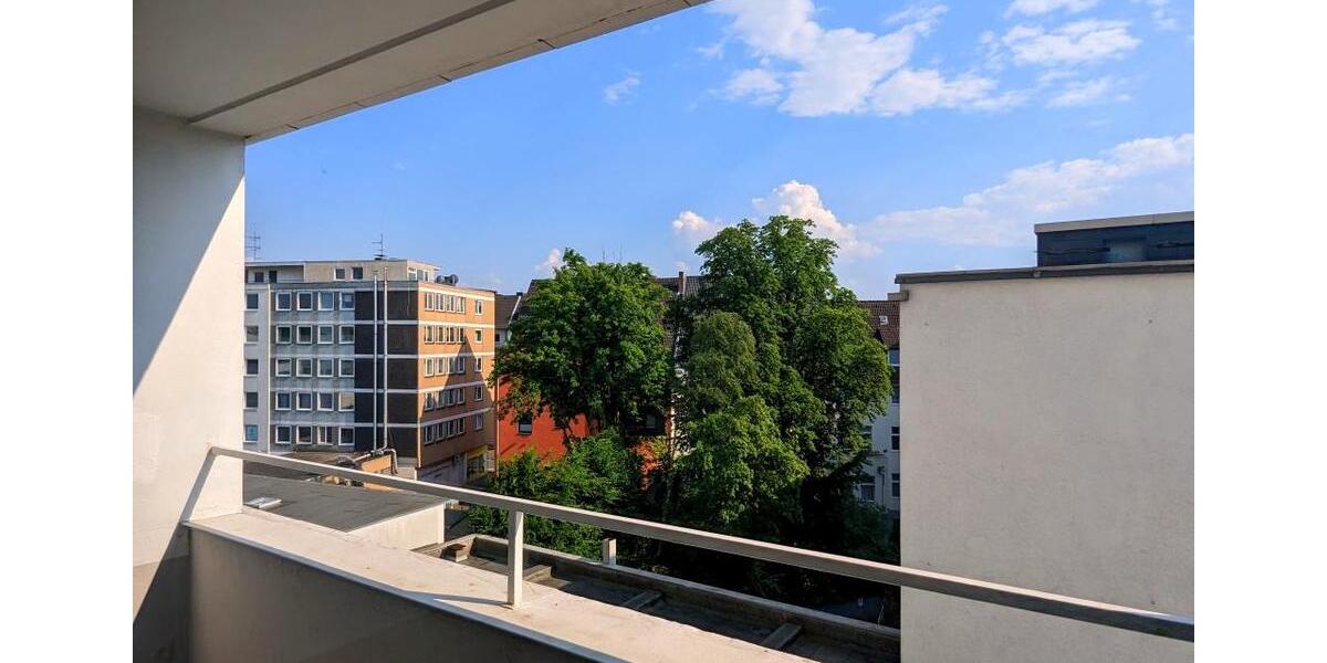 Apartment verfügbar im 4.OG +++ Aufzug + Balkon + SONNIG 1 zimmer