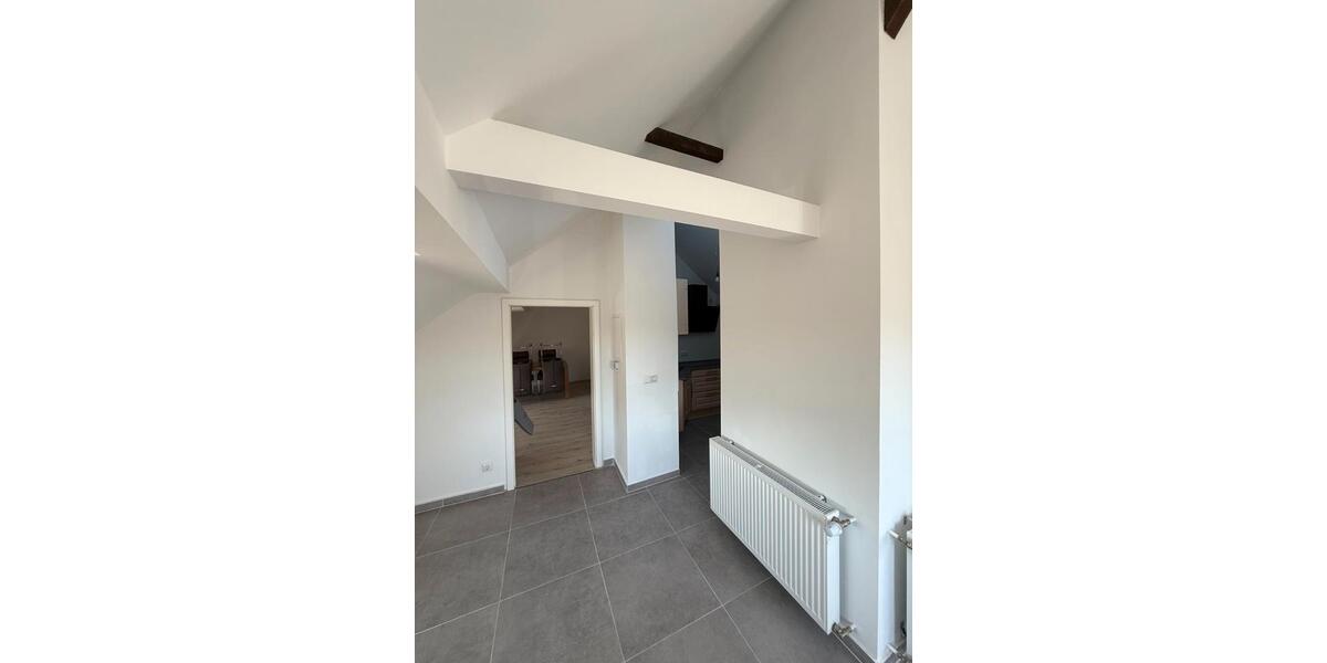 Erstbezug: 3-Zi-DG-Whg | ca. 80 qm | möbliert 3 zimmer