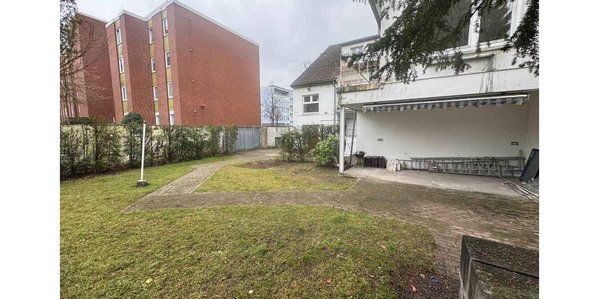 Wohn- und Geschäftshaus mit 2 freien Wohnungen zimmer