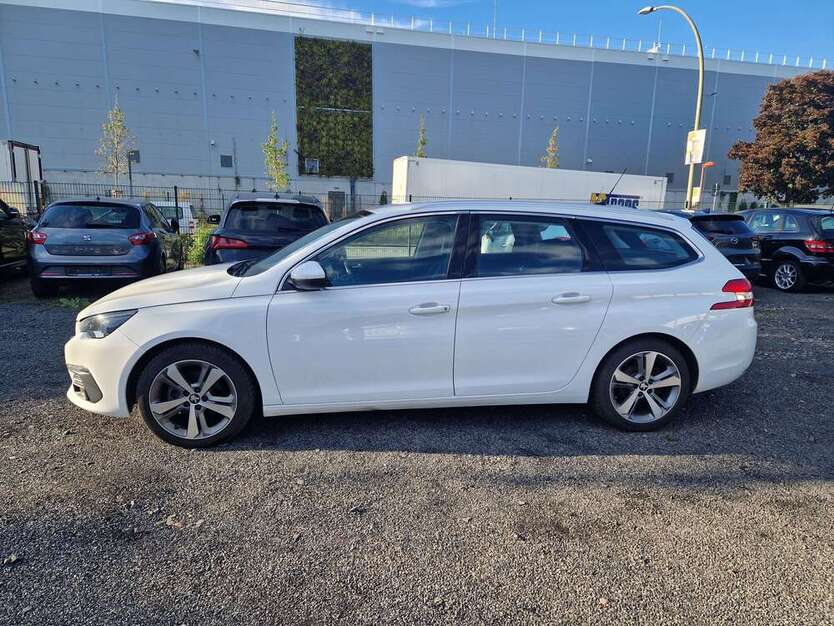 Peugeot 308 154.000 km 8.790 € Bottrop 46238