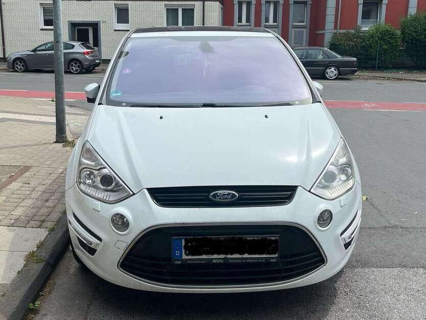 Ford S-Max 186.600 km 4.300 € Gelsenkirchen 45881