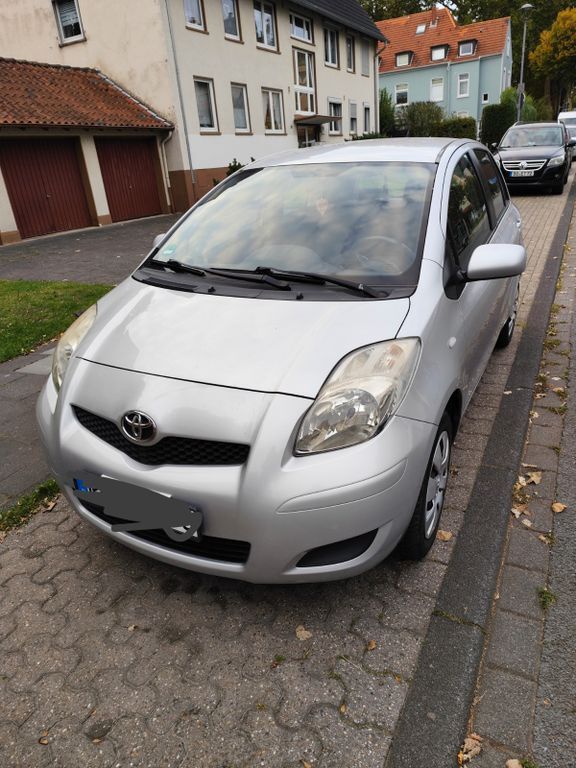 Toyota Yaris 131.000 km 3.400 € Bochum 44805