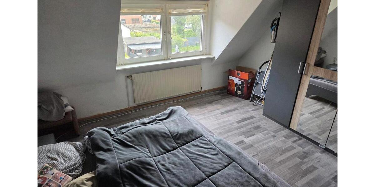 Dachgeschoßwohnung Oberhausen Biefang - 2.5 Zimmer, 45 m&sup2;, 450&euro; | Angebot:26577511