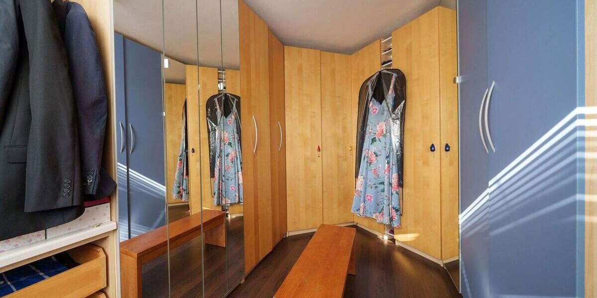 Etagenwohnung Bochum Dahlhausen - 8 Zimmer, 220 m&sup2;, 460.000&euro; | Angebot:25721357