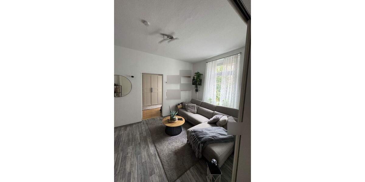 Vielseitiges Wohnhaus: Großfamilie oder 2×3-Zimmer-Wohnungen + Gewerbe & Garten 8 zimmer