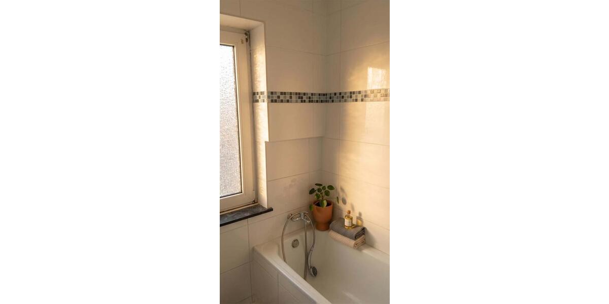 Etagenwohnung Gelsenkirchen Ückendorf - 4 Zimmer, 75 m&sup2;, 562&euro; | Angebot:25782970