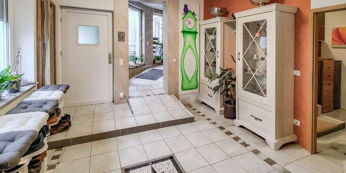 340m² - Photovoltaik - Ladesäule - Garage - Neue Heizung - Wintergarten 5 zimmer