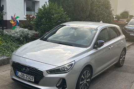 Hyundai i30 90.000 km 12.300 &euro; Essen 45136
