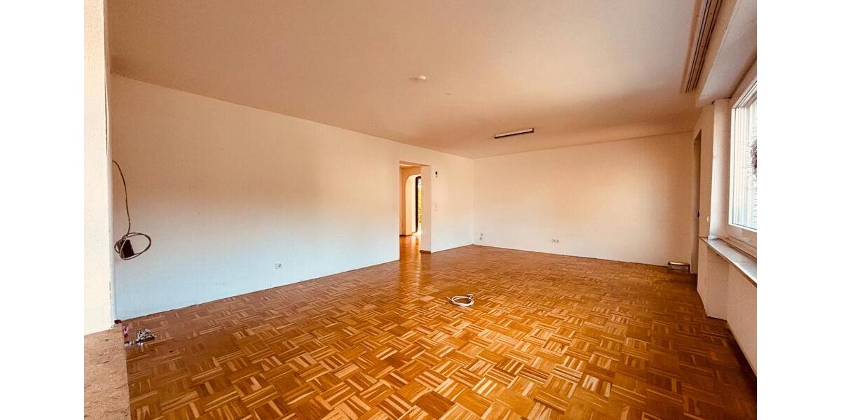 Einfamilienhaus Oberhausen Rothebusch - 6 Zimmer, 240 m&sup2;, 540.000&euro; | Angebot:26728885
