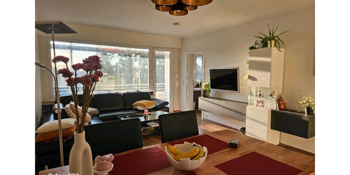 Lichtdurchflutete 2,5-Zimmer-Wohnung mit Balkon & Tiefgarage 2.5 zimmer