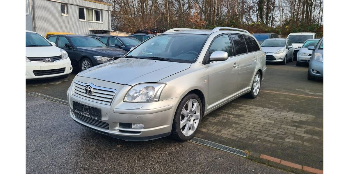 Toyota Avensis 175.794 km 2.990 &euro; Essen 45309