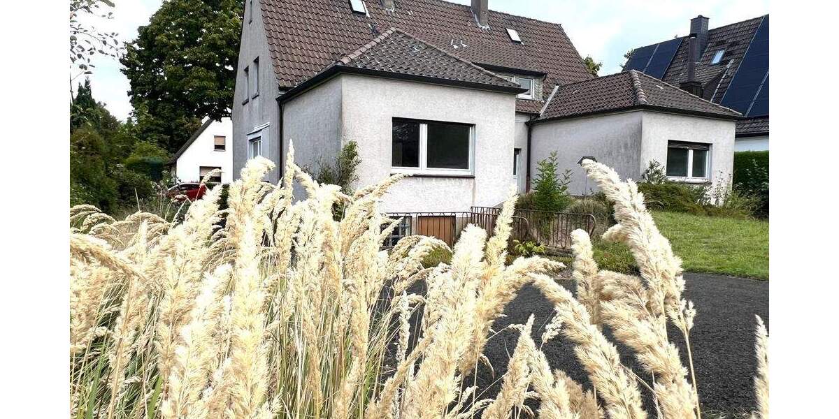 Doppelhaushälfte mit 4 Zi. + Garage auf weitläufigem Gartengrundstück in Dortmund Brackel 5 zimmer