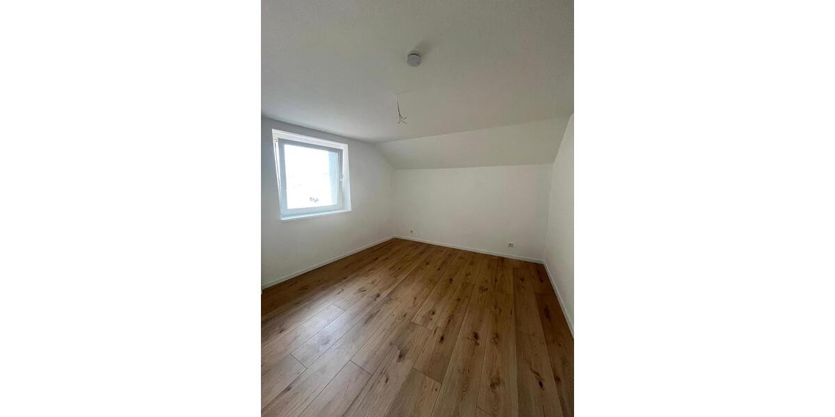 Sanierte 3,5-Zi.-Wohnung mit XXL-Terrasse in GE-Rotthausen zu vermieten! 3 zimmer