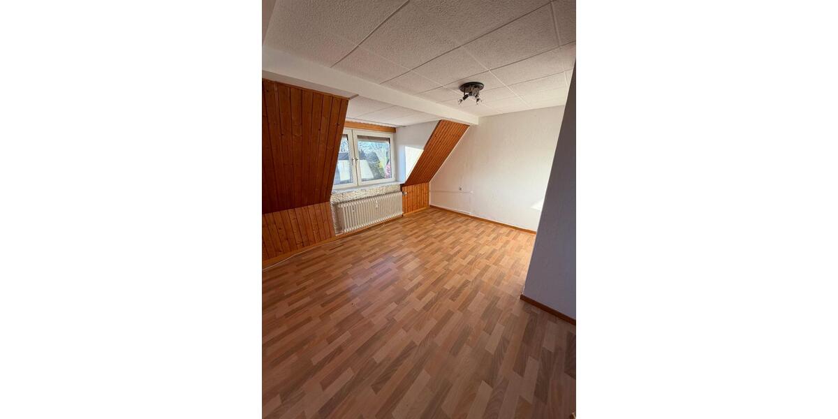 2,5 Zimmer Mansardenwohnung, ideal für Studenten in Eppendorf 2 zimmer