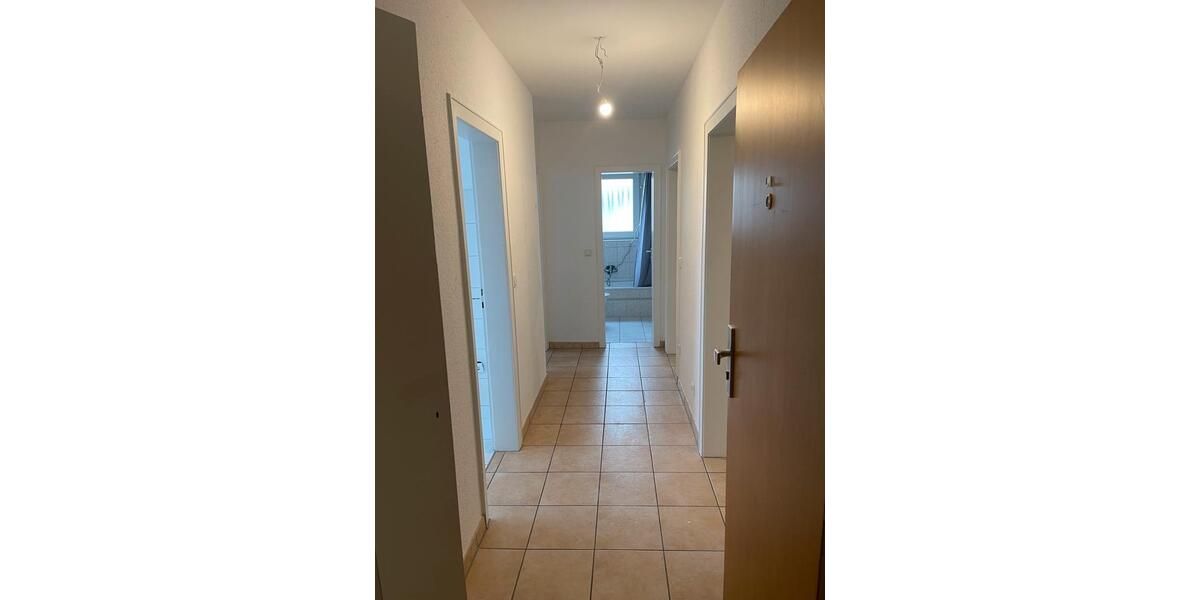 Schöne helle Wohnung mit Balkon 3.5 zimmer