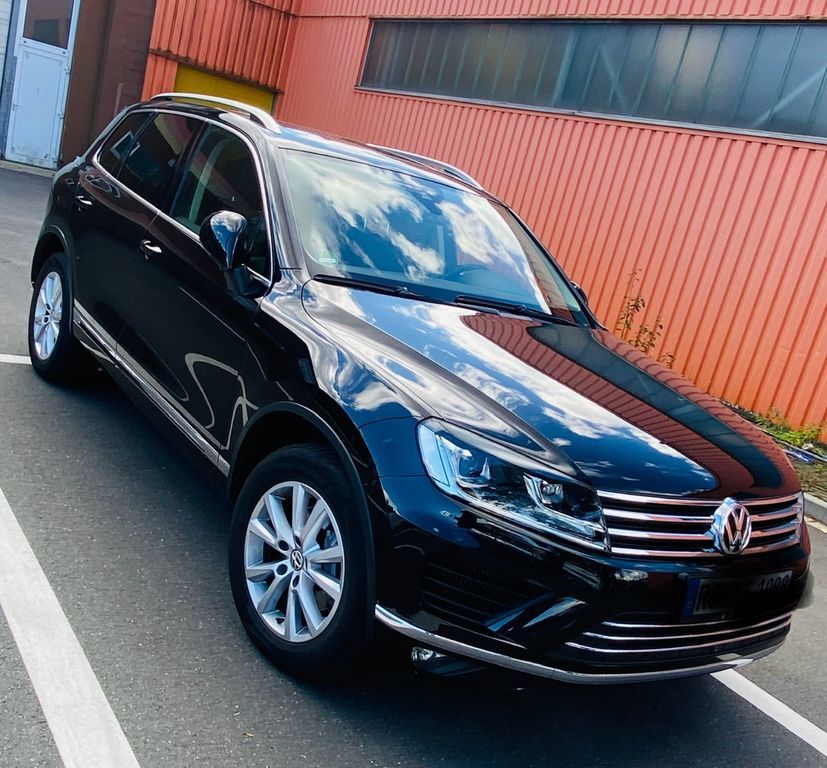 VW Touareg 141.100 km 21.900 € Remscheid 42859
