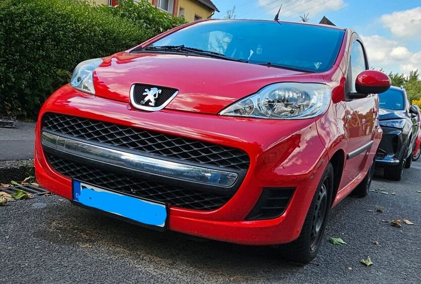 Peugeot 107 93.600 km 2.599 € Dortmund 44379