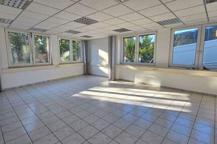 Gewerbeobjekt Velbert Mitte - 7 Zimmer, 210 m&sup2;, 1.600&euro; | Angebot:25246716