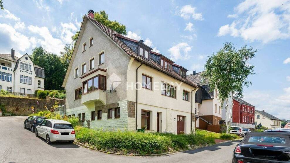 Charmantes Mehrfamilienhaus mit Ausbaupotenzial - Großzügig, gepflegt und vielseitig nutzbar