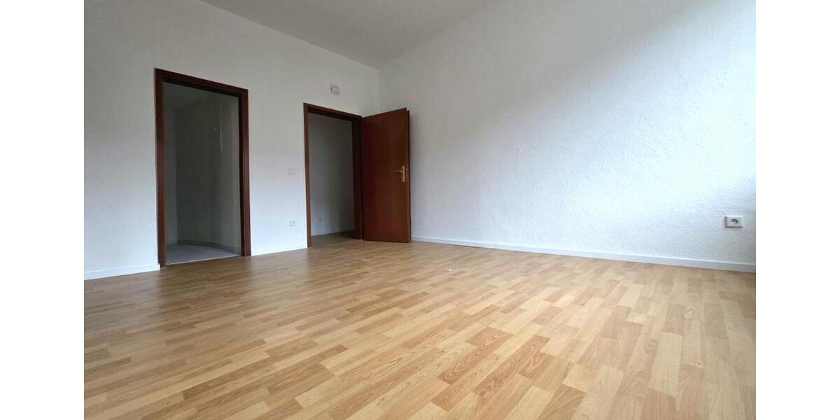 Urbane Dachgeschoss-Romantik! Helles Single-Refugium in Essen-Kray: 2,5 ZW, renoviert-bezugsfertig 2 zimmer