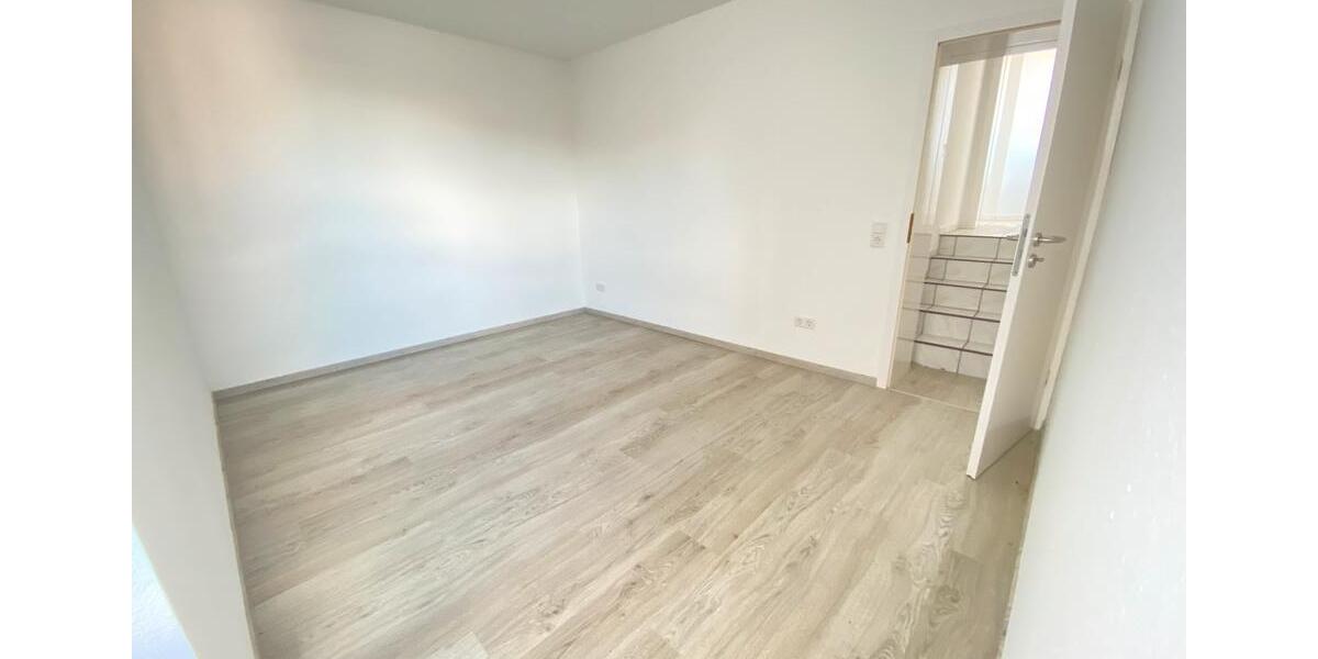 Frisch renovierte 2 Zimmerwohnung zimmer