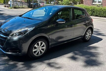Peugeot 208 98.000 km 5.700 € Gelsenkirchen 45881