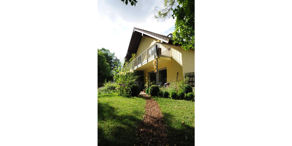 Wohnparadies im Grünen mit eigenem großzügigen Gartengrundstück 3.5 zimmer