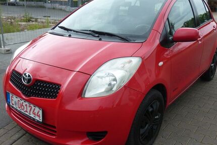 Toyota Yaris 194.000 km 3.999 &euro; Essen 45144