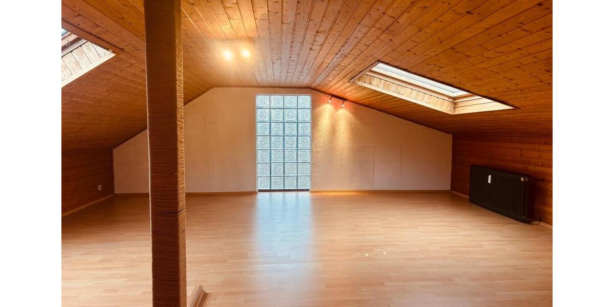 +++ Zweifamilienhaus mit Garten in Oberhausen +++ 6 zimmer