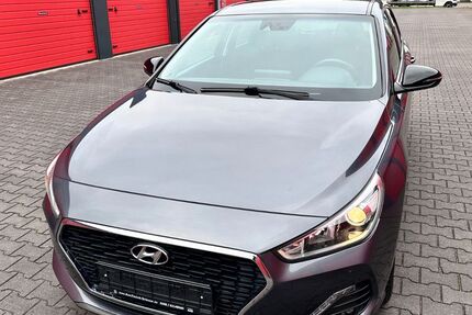 Hyundai i30 116.000 km 12.299 &euro; Oberhausen 46145
