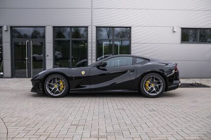 Ferrari 812