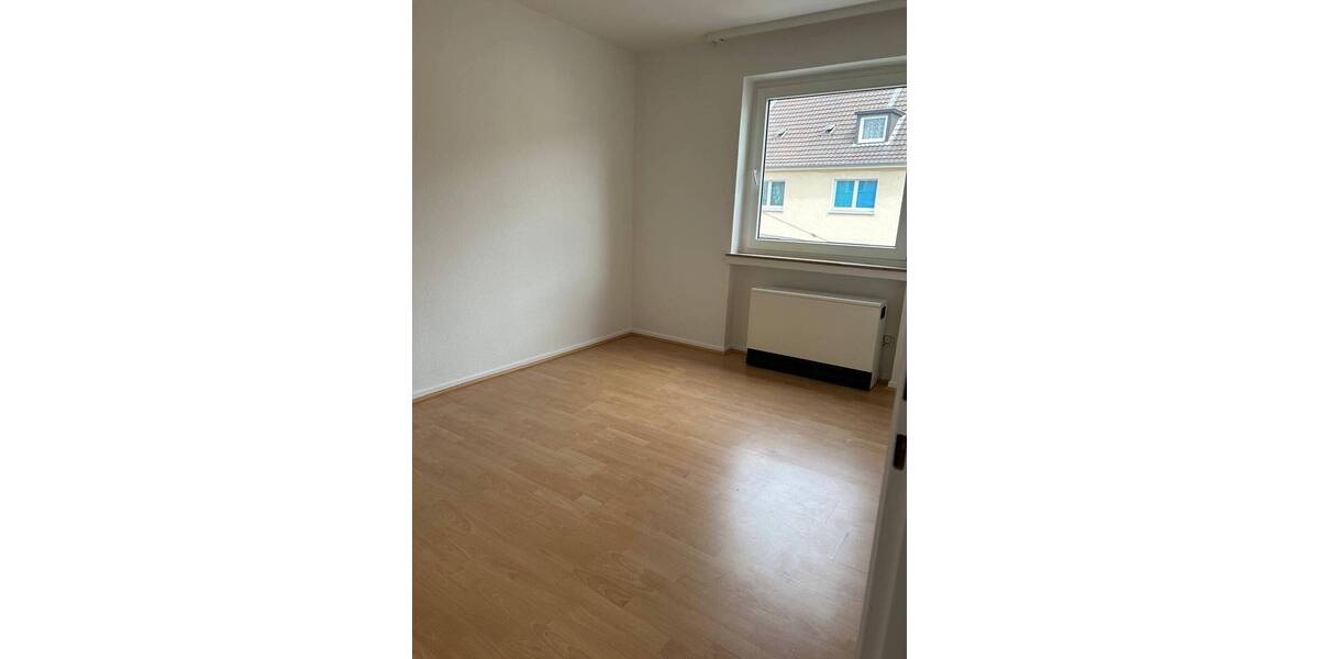 Etagenwohnung Essen Bergerhausen - 3 Zimmer, 80 m&sup2;, 580&euro; | Angebot:25264122