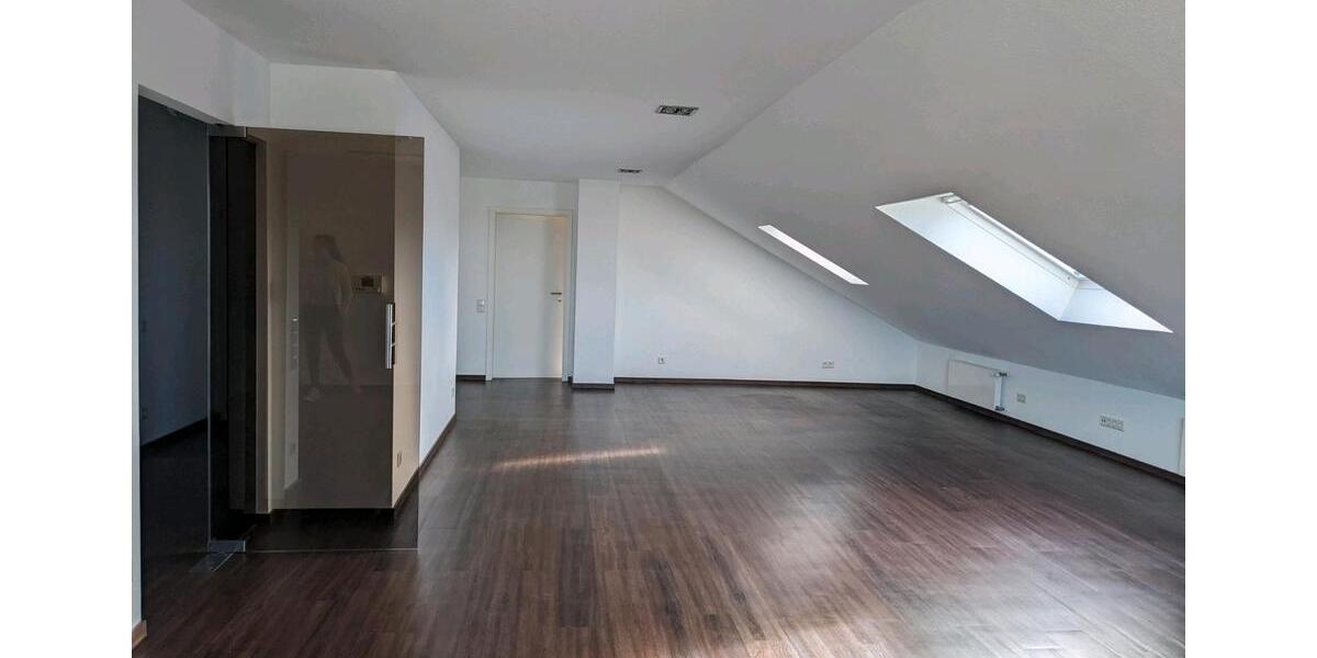 Dachgeschoßwohnung Dortmund Aplerbeck - 2.5 Zimmer, 100 m&sup2;, 900&euro; | Angebot:27552015