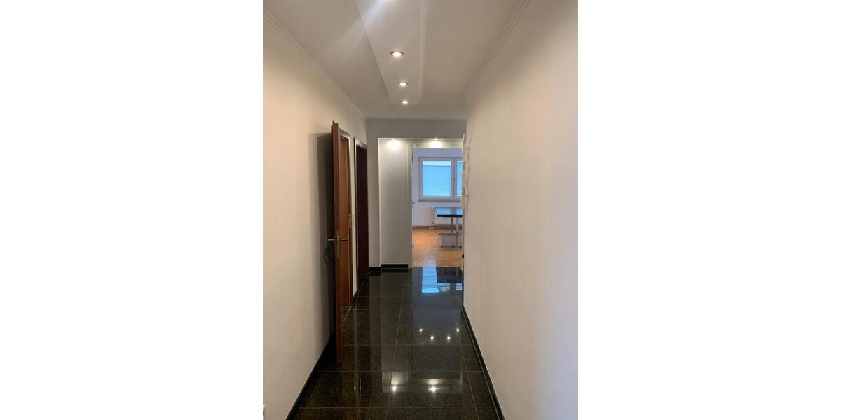 Ohne Provision!Top renovierte zentral gelegene Eigentumswohnung 3 zimmer