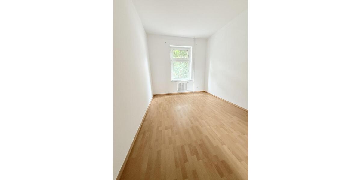 Erdgeschoßwohnung Essen Stadtbezirk VII - 3 Zimmer, 87 m&sup2;, 870&euro; | Angebot:25430676