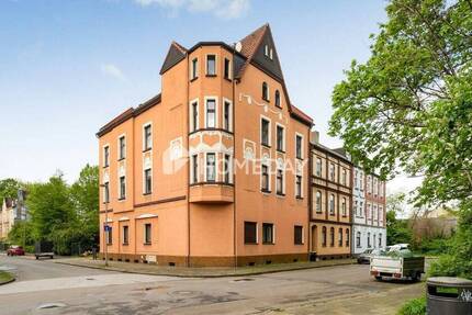 InvestitionsImmobilie! Teilvermietetes MFH mit 6 WEs, Garten und Garage in ruhiger Lage