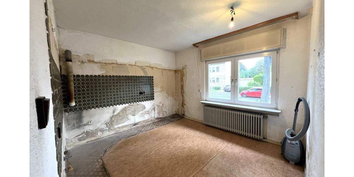 Doppelhaushälfte mit 4 Zi. + Garage auf weitläufigem Gartengrundstück in Dortmund Brackel 5 zimmer