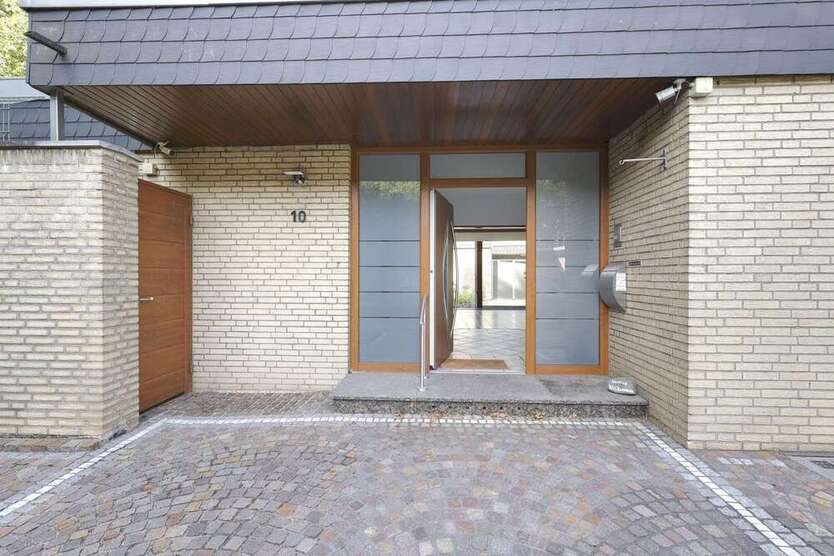 Haus zum Kaufen in Duisburg 620.000 € 190 m²