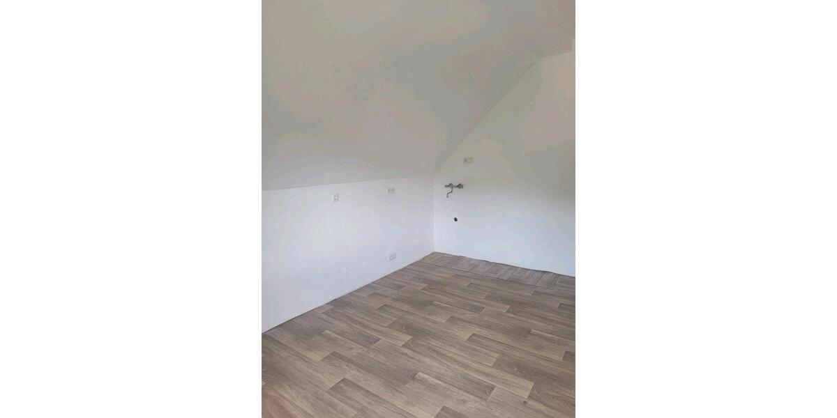 Dachgeschoßwohnung Witten Heven - 5 Zimmer, 78 m&sup2;, 725&euro; | Angebot:25484285