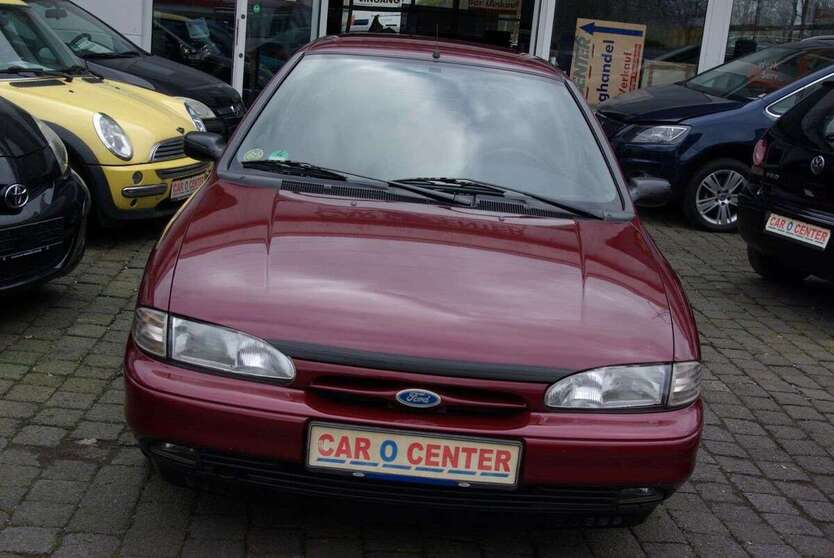 Ford Mondeo 108.600 km 2.200 € Bottrop 46242